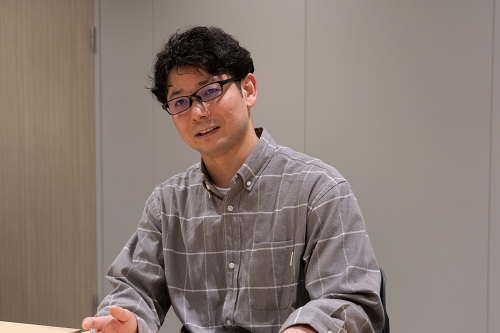 拝島 佳樹氏