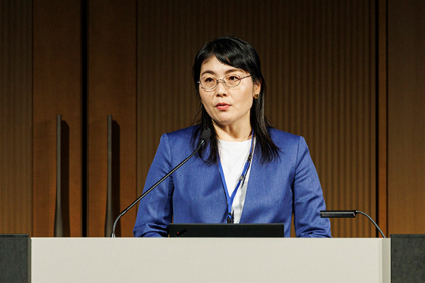 岡田麻由氏